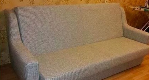 Перетяжка дивана. Петроградская