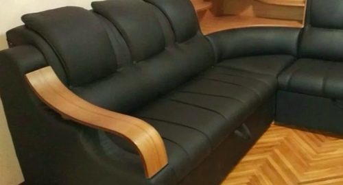 Перетяжка кожаного дивана. Петроградская